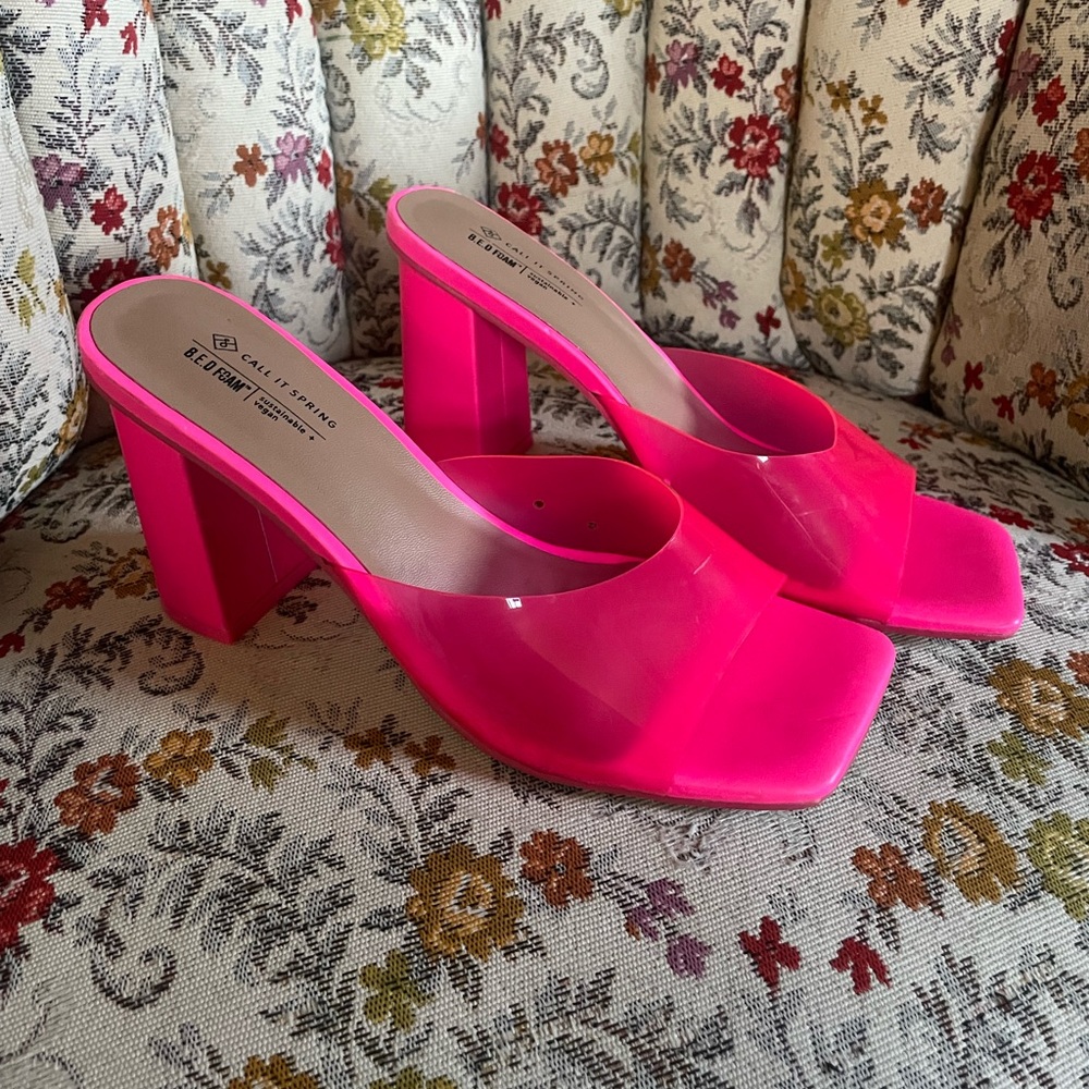 Call it Spring Women’s Size 9 Slide on Chunky Heel Neon Pink Barbiecore Vacation